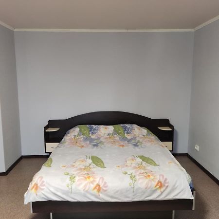 Проспект Миру 35 Krivoy Rog Exterior foto